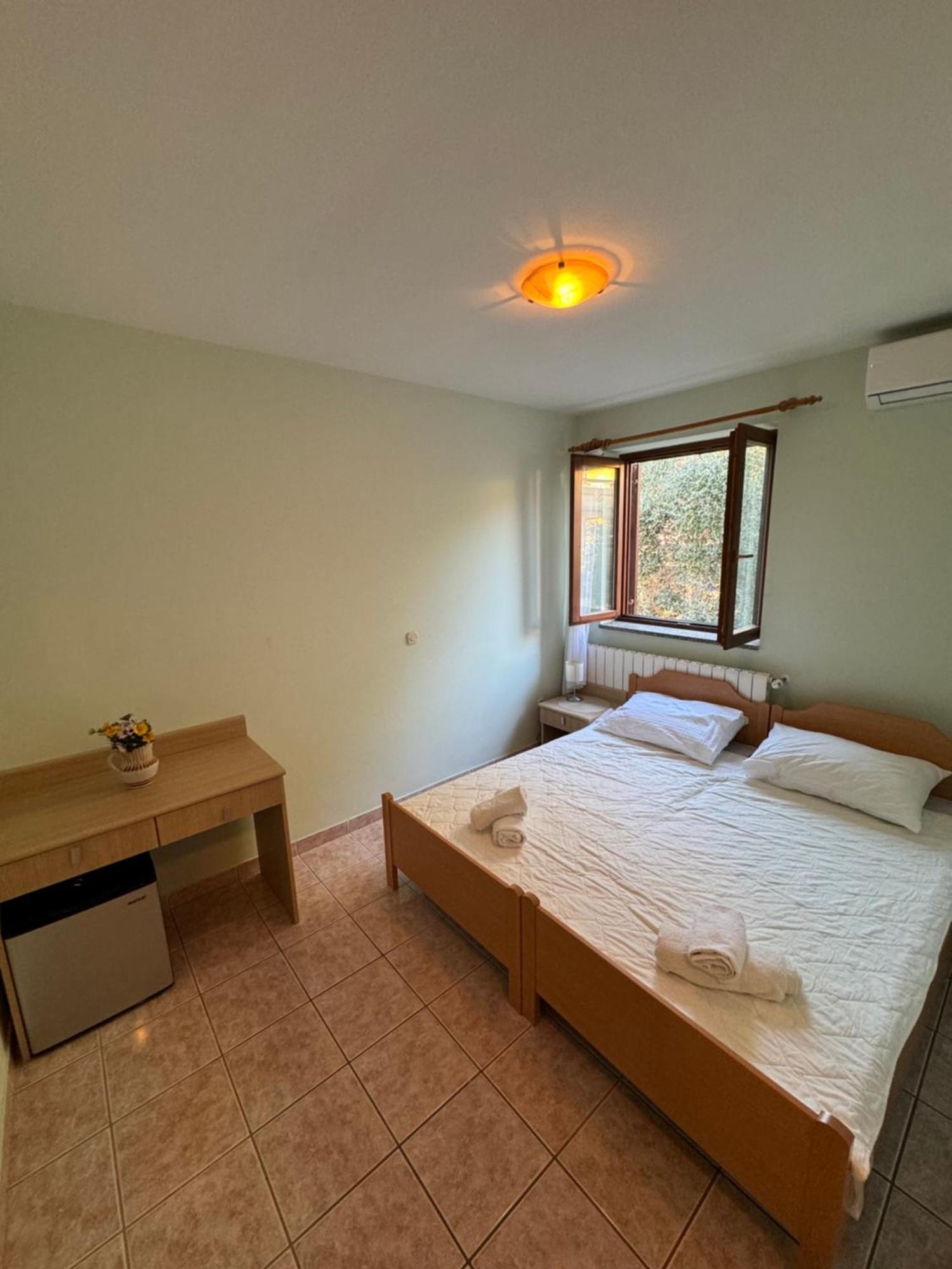 Ariela At The Beach Apartment Stara Novalja Exterior photo