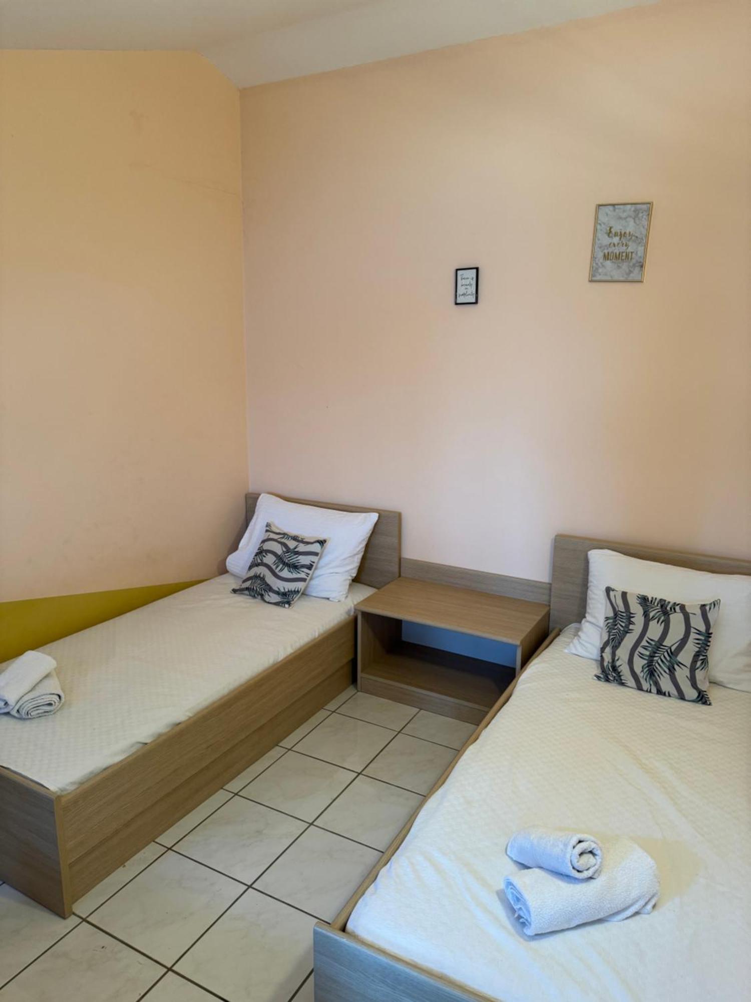Ariela At The Beach Apartment Stara Novalja Exterior photo